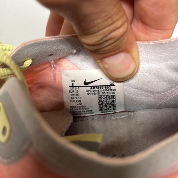 Nike Air Max Dia SE Women's Shoes Bleached Coral-Luminous Green size 8 - Picture 9 of 9